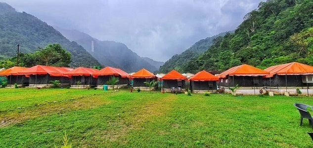 Camps in Rishikesh with forest and mountain views