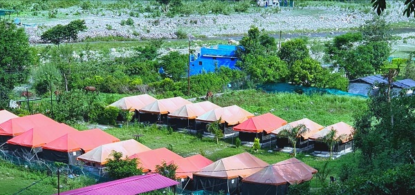Camps in Rishikesh near the river